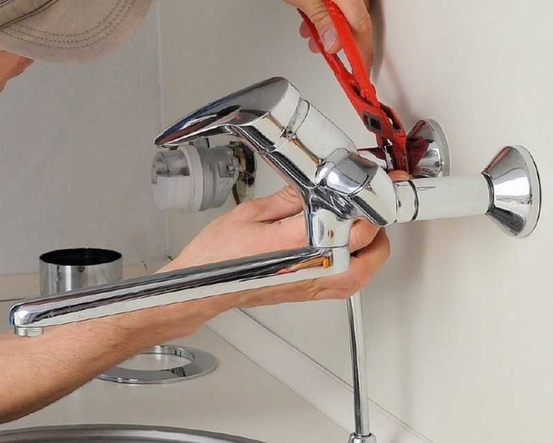Как правильно установить ванну своими руками