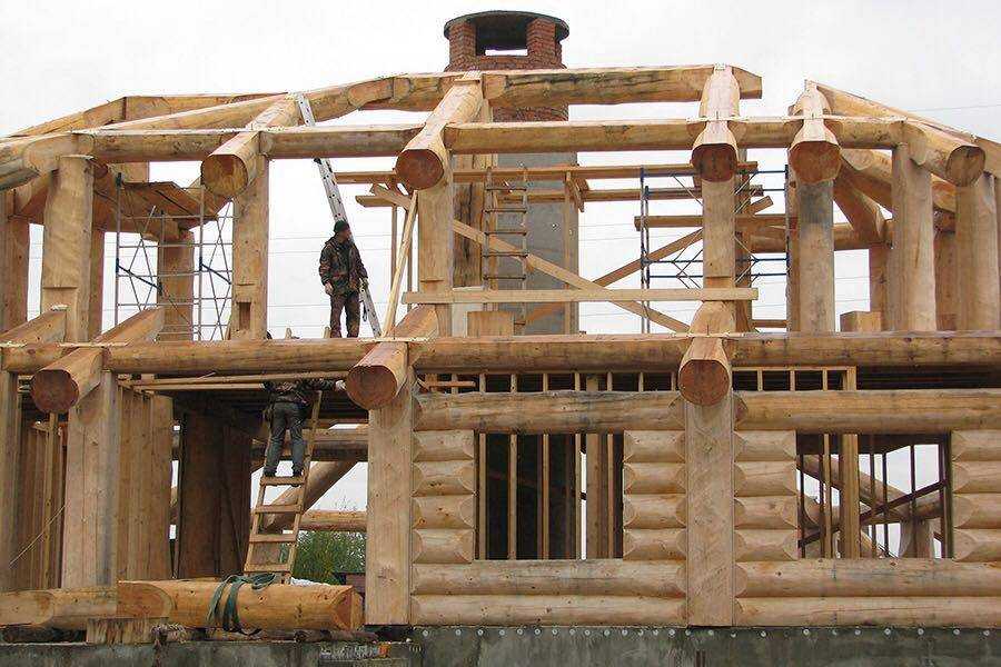 Как построить дом из бревен и бруса своими руками