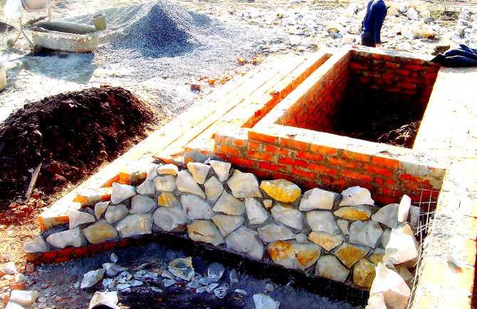 Как правильно заложить фундамент с добавлением бутового камня - блог о строительстве
