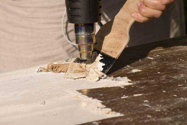 Как снять старую краску с деревянного пола в домашних условиях