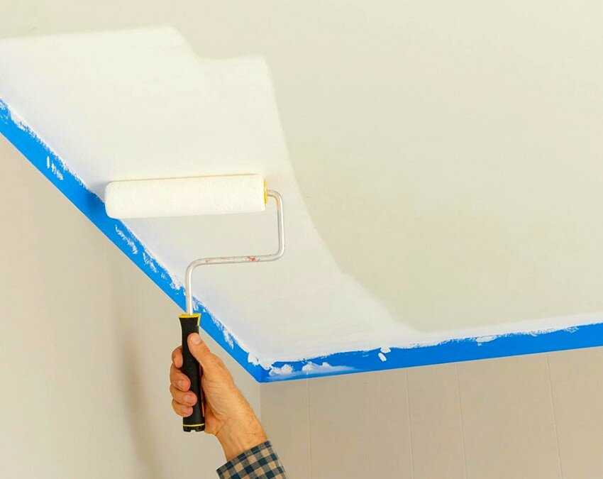 Что делать с потолком в ванной: побелить или покрасить?