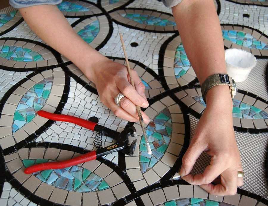 Мозаика из битой плитки: как сделать своими руками