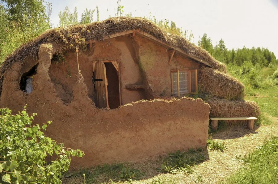 Глиночурка: дом за копейки по старинной технологии