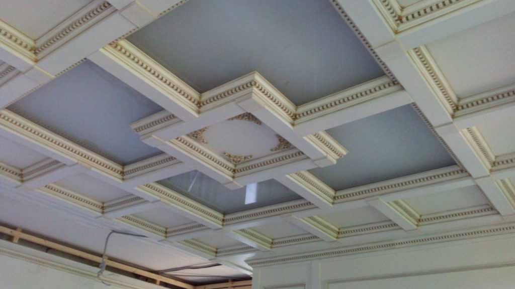Как своими руками сделать кессонный потолок из гипсокартона?