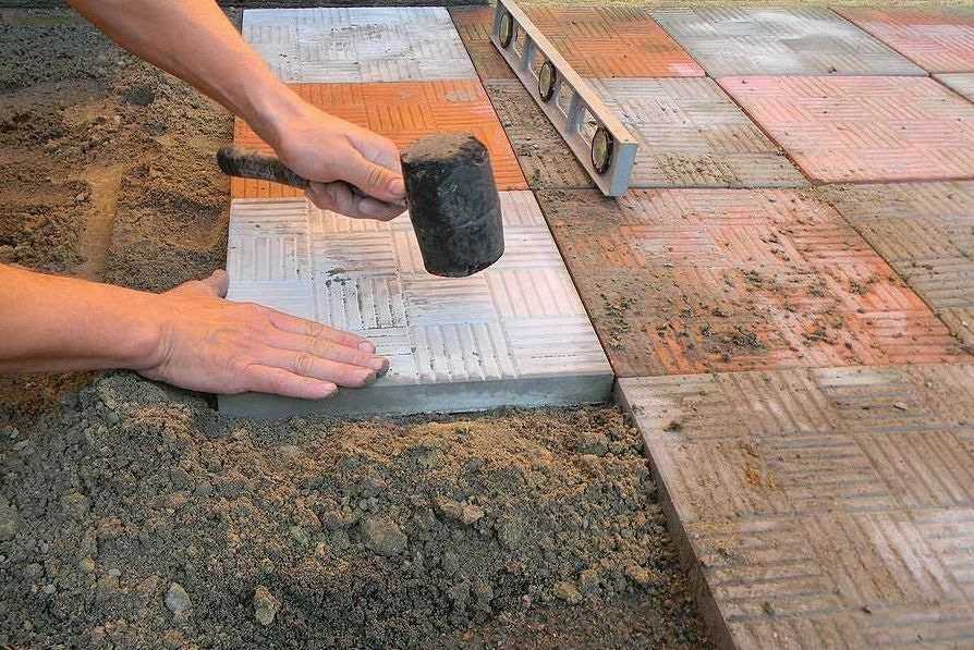 Тротуарная плитка на бетонное основание: все про укладку плитки на бетон