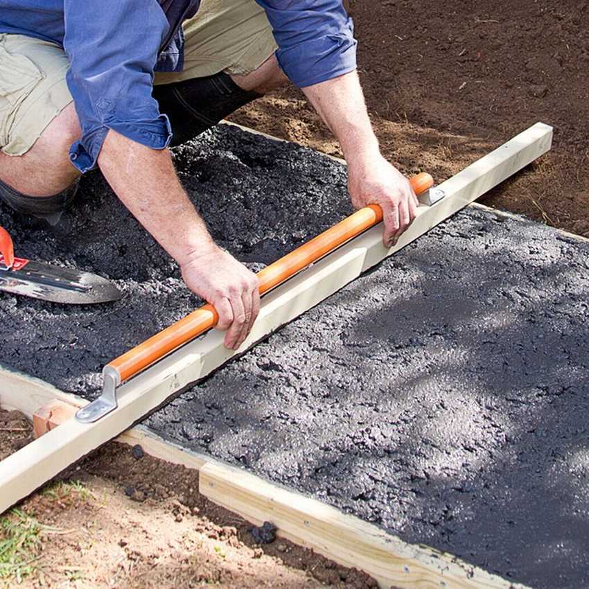 Как залить бетонную площадку под автомобиль — 5 этапов бетонирования