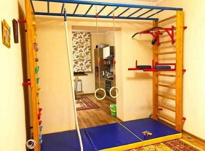 Спортивный уголок для детей в квартире: требования к снаряжению и критерии выбора, как его обустроить своими руками Решения для больших и маленьких комнат