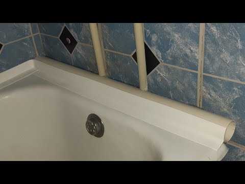 Как выбрать и наклеить потолочный плинтус для ванной