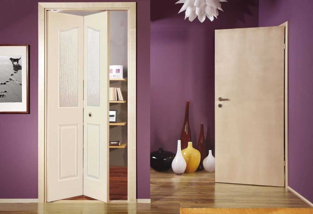 Складные двери – какие выбрать и как их установить?