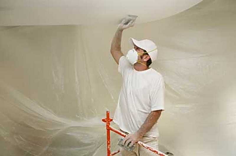 Как подготовить бетонный потолок к нанесению краски?