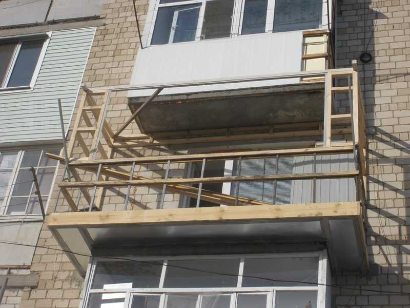 Остекление балконов и лоджий: виды и чем застеклить