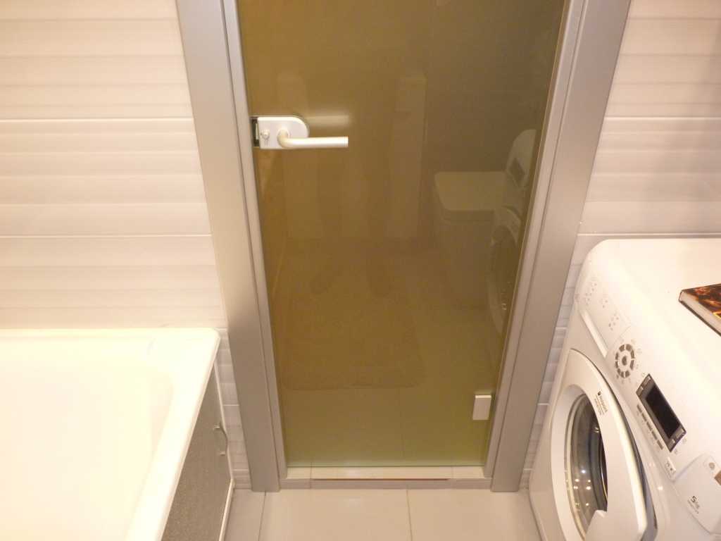 Как установить двери в ванной: пошаговая инструкция для самостоятельной установки