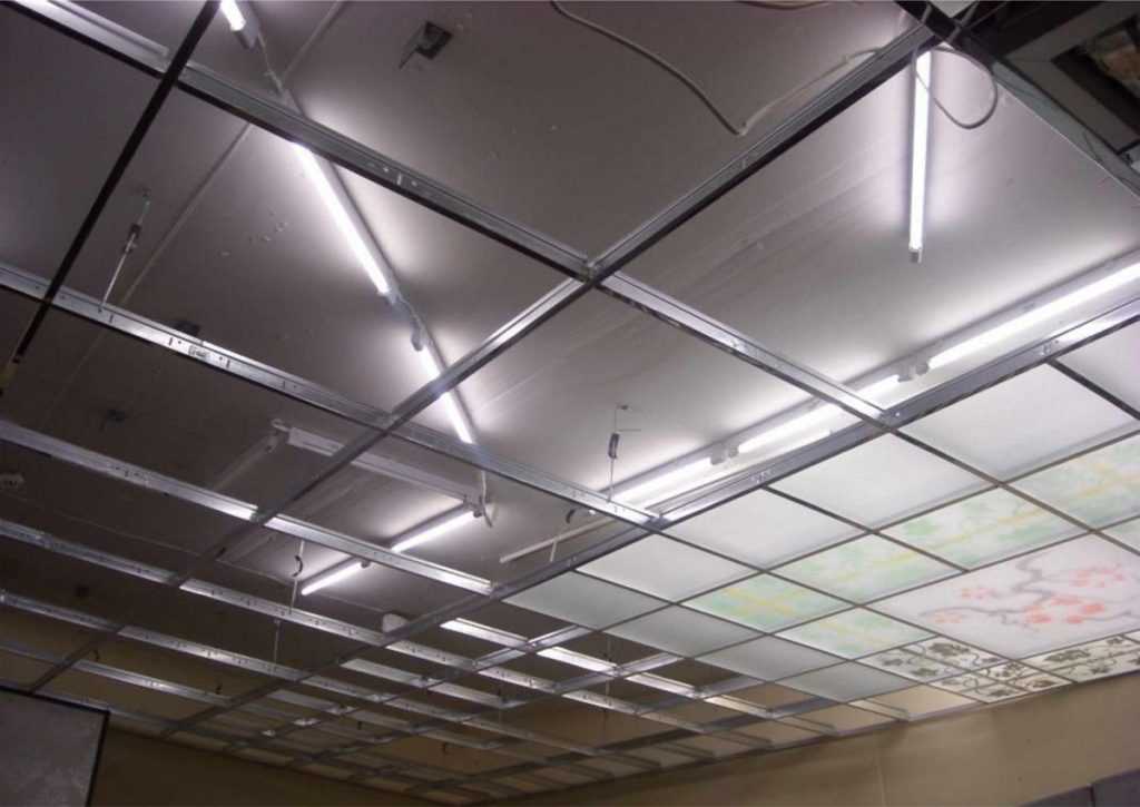 Потолок кассетный — металлический, алюминиевый подвесной потолок, монтаж кассеты