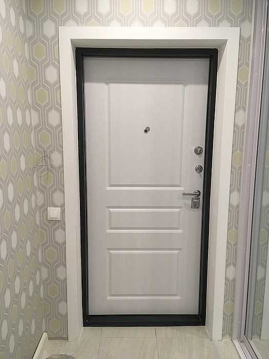 Как может быть реализована отделка входной металлической двери изнутри: самые лучшие варианты Декор проема, поверхности полотна двери, порогов Советы