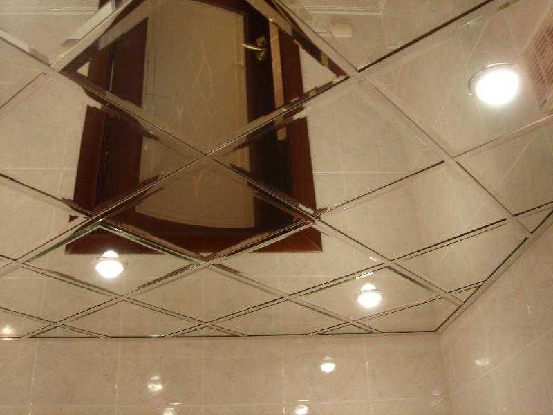 Зеркальные потолки — варианты покрытий и особенности монтажа