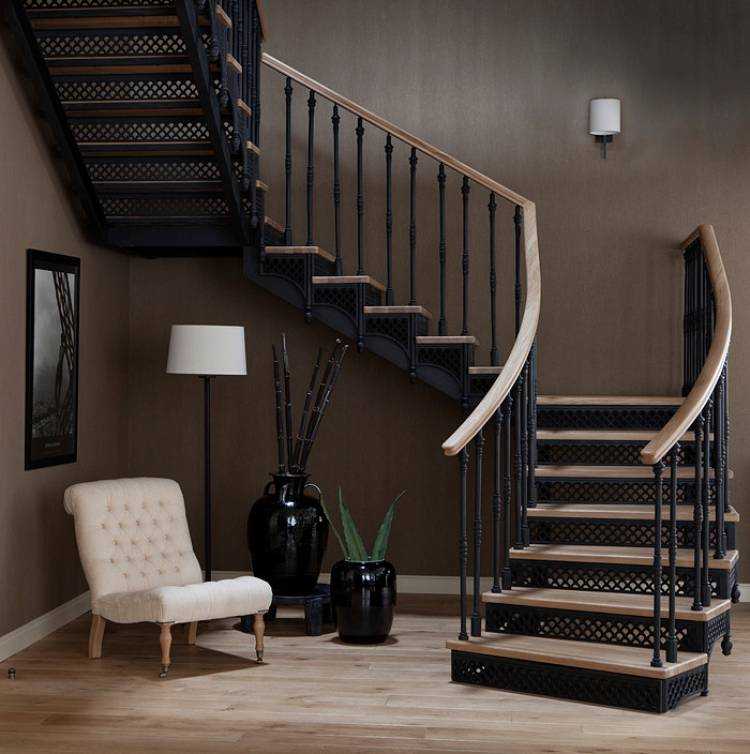 Лестницы на второй этаж в частном доме: фото и рекомендации