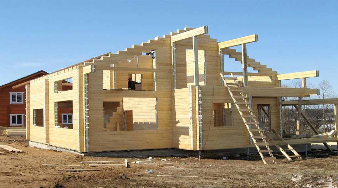 Как построить деревянный дом: правила выбора и особенности монтажа своими руками