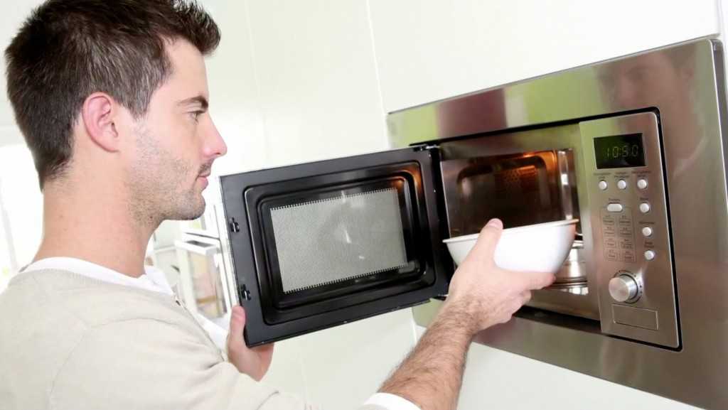 Как выбрать встраиваемую микроволновую печь