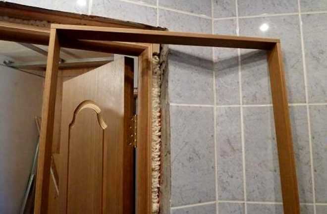Как установить двери в ванной: пошаговая инструкция для самостоятельной установки