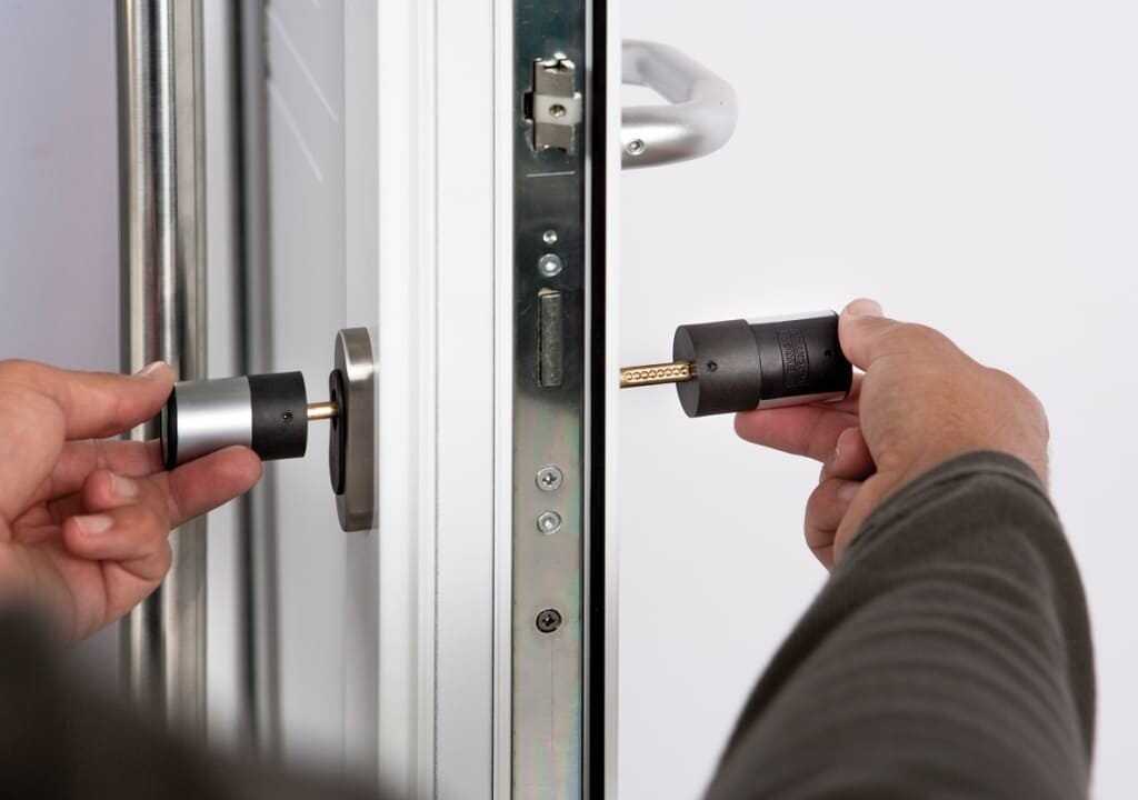Правильный замок для двери: какой лучше защитит от взлома