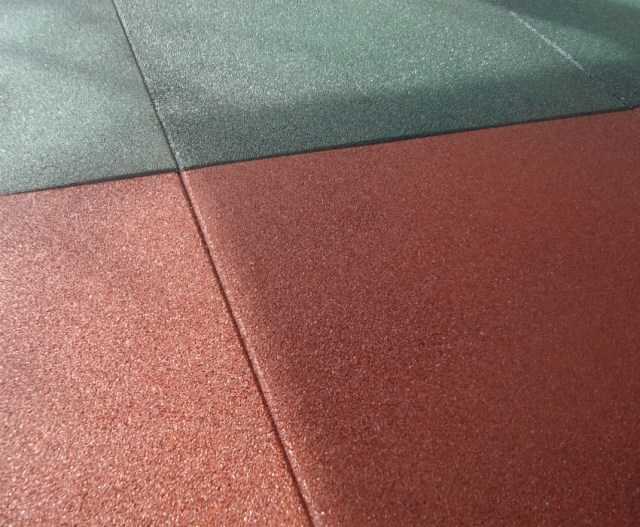 Укладка резиновой плитки на бетонное основание