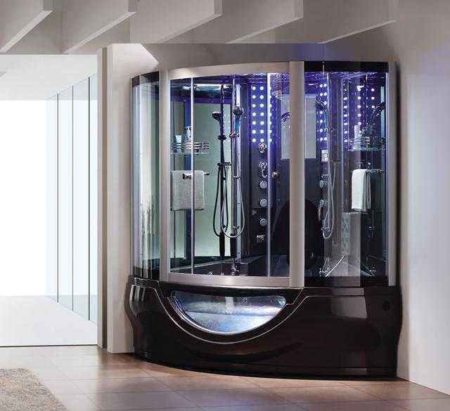 Маленькая ванная комната с душевой кабиной, перегородкой из стекла, стиральной машиной и туалетом: дизайн
 - 33 фото