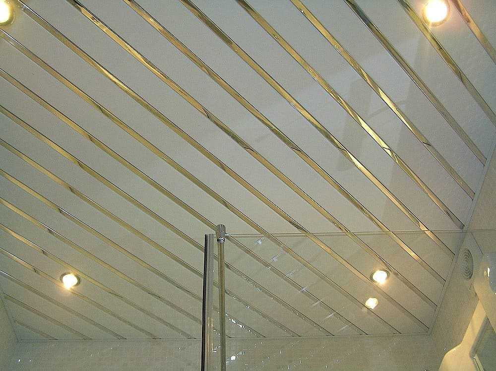 Реечный потолок - преимущества и особенности