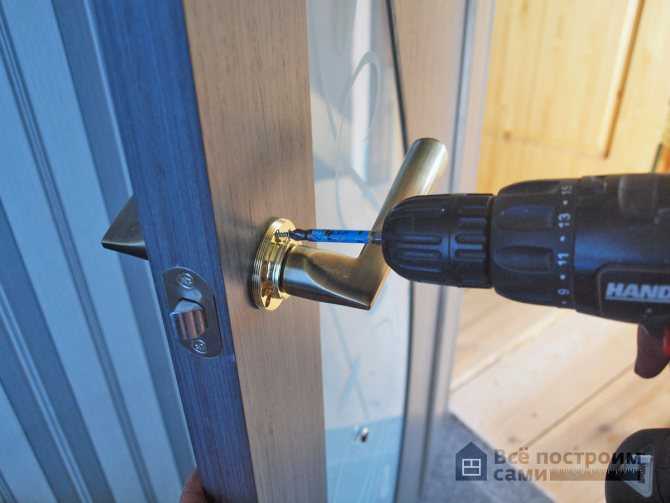 Замена замка на входной металлической двери — порядок действий и рекомендации