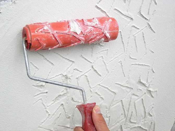 Как нанести фактурную краску для стен