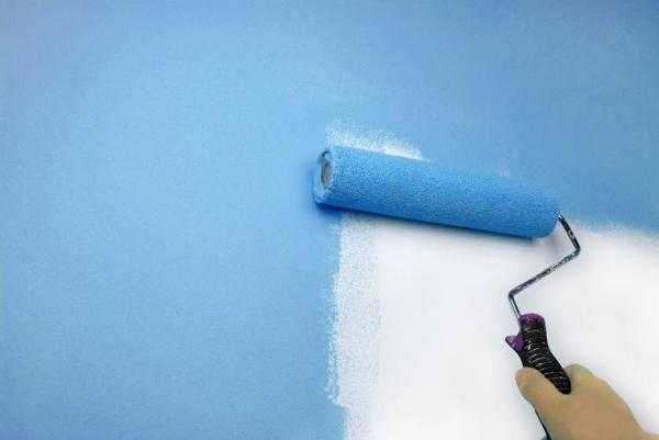 Покраска потолка в ванной водоэмульсионной краской своими руками