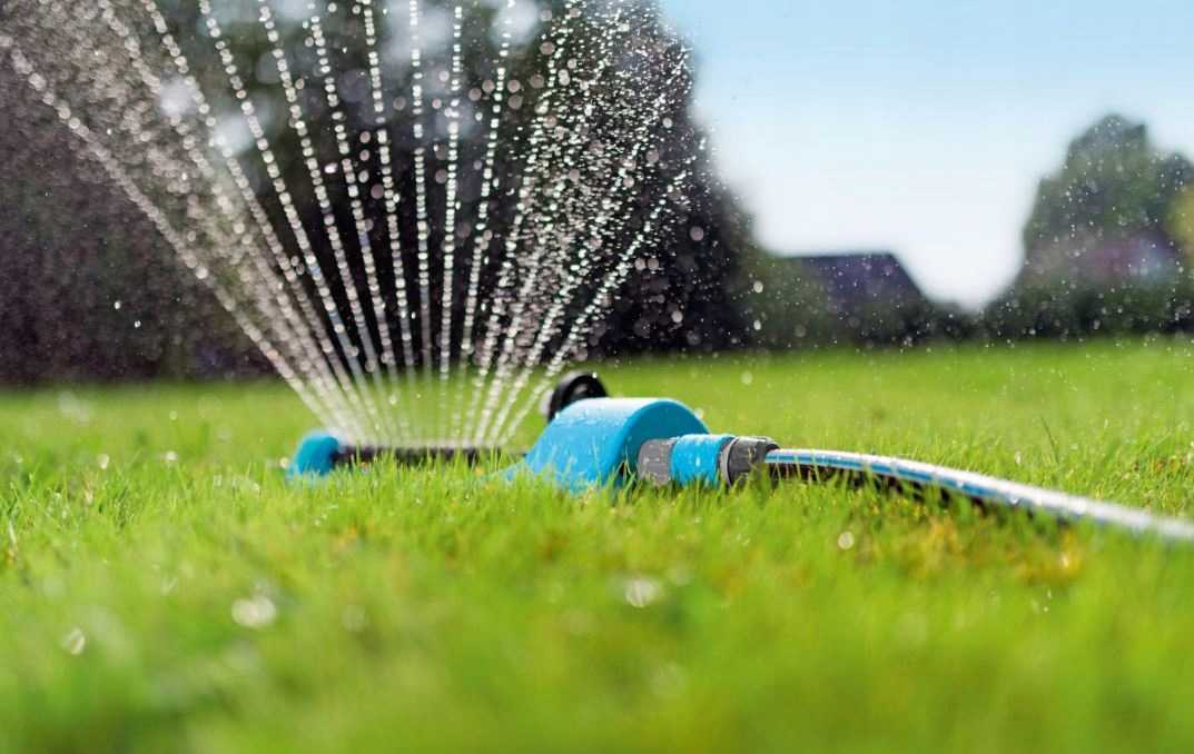 Дождеватель для полива огорода — распылитель воды под давлением