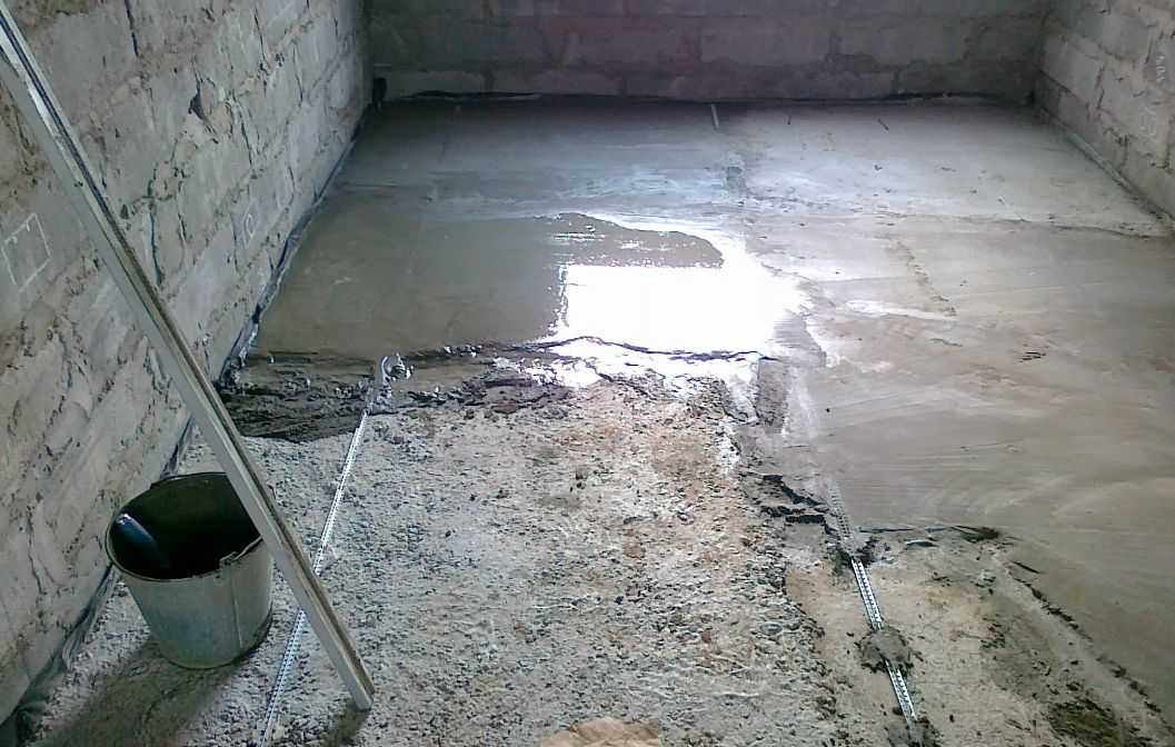 Чем заделать выбоины в бетонном полу?