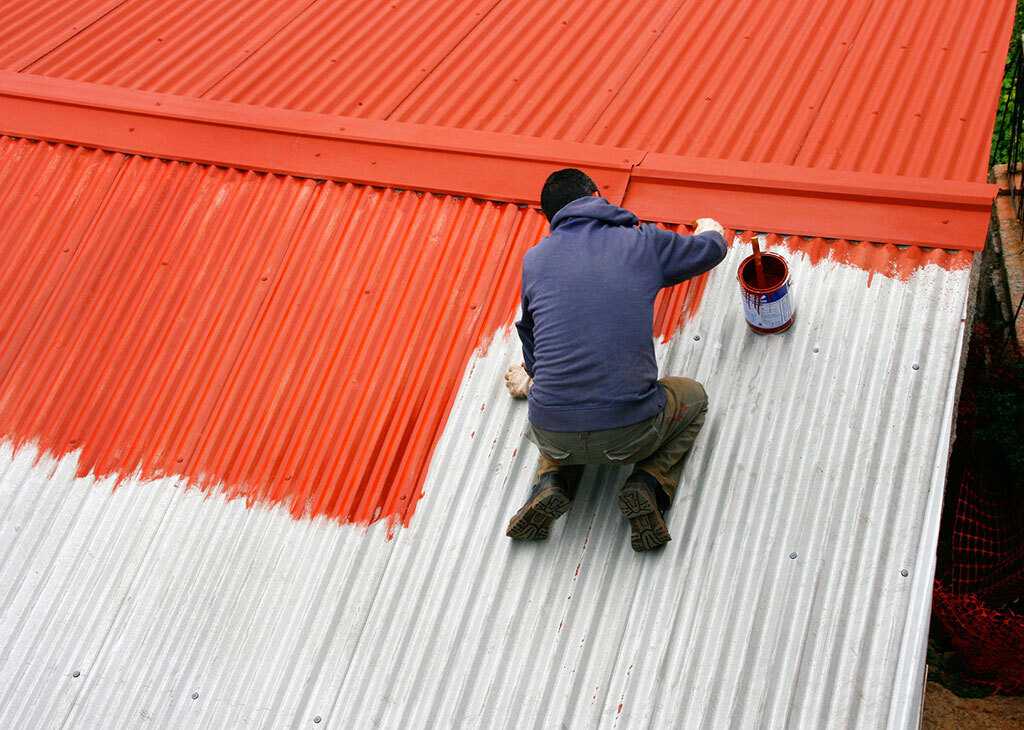 Чем покрасить шифер на крыше дома и как качественно