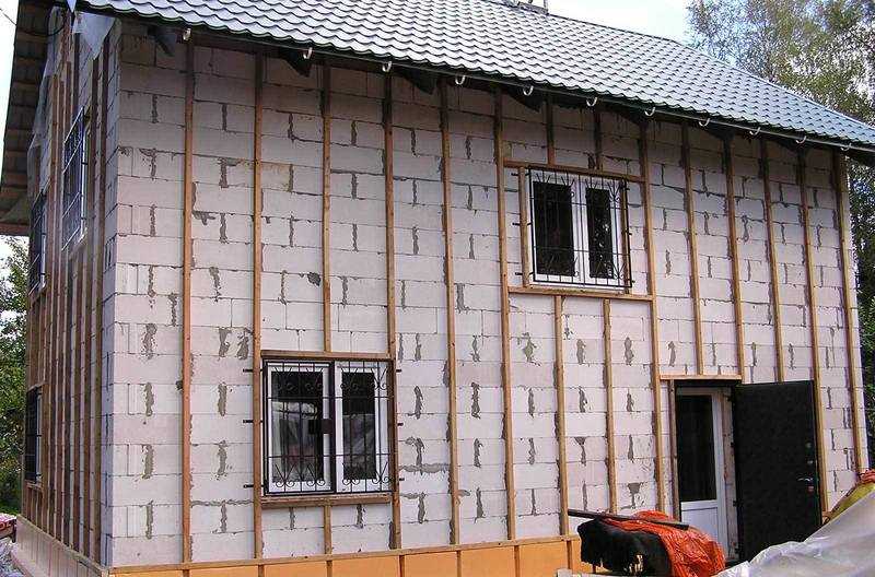 Утепление фасадов зданий и частных домов: обзор материалов и способов монтажа дома снаружи