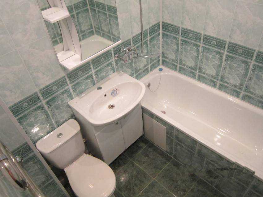 Как обшить ванную комнату пластиковыми панелями – полный инструктаж