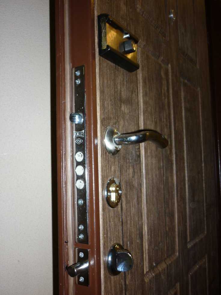 Врезка замка в металлическую дверь своими руками: правила и особенности монтажа