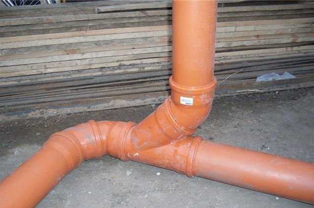 Значение труб в ливневой канализации, что влияет на их выбор