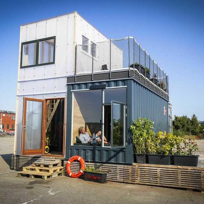 Жилой модульный дом из морских контейнеров, фото, проекты, цены
