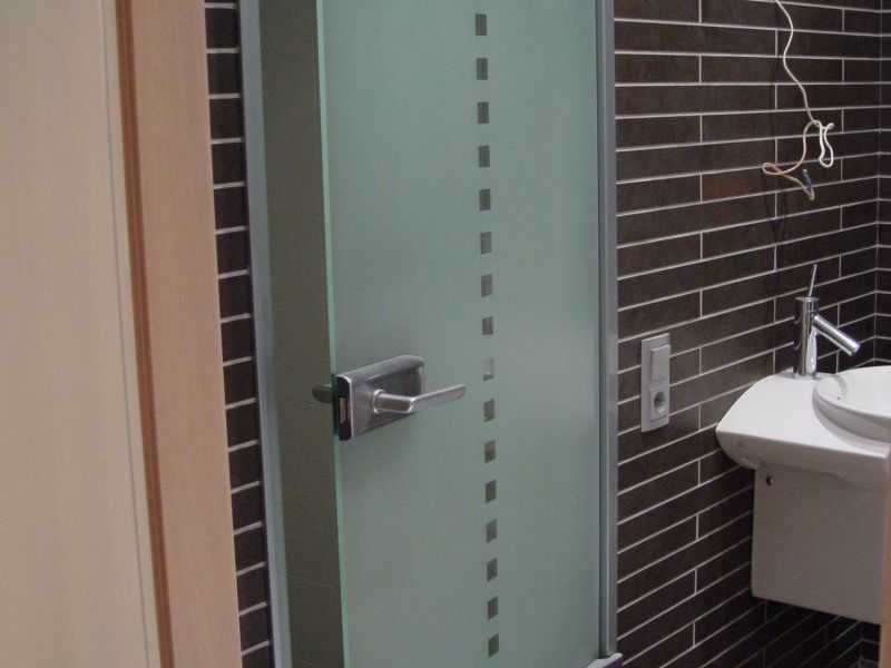 Советы по выбору дверей для ванной комнаты и туалета