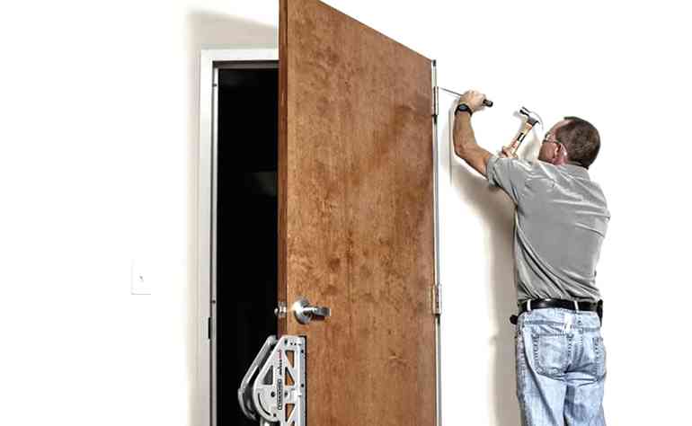 Когда устанавливать межкомнатные двери при ремонте