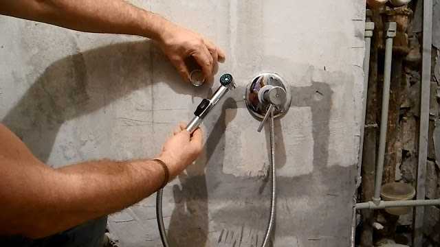 Выбираем гигиенический душ для унитаза со смесителем: обзор моделей и инструкция по установке