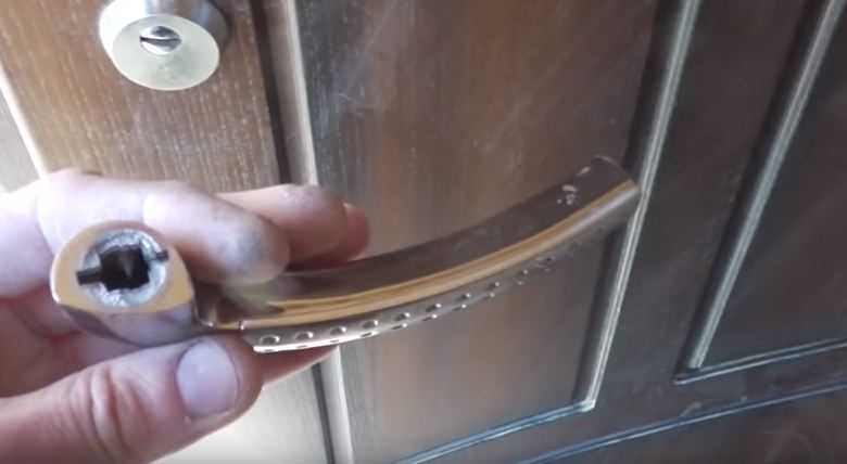 Как разобрать дверную ручку, как снять с межкомнатной конструкции
