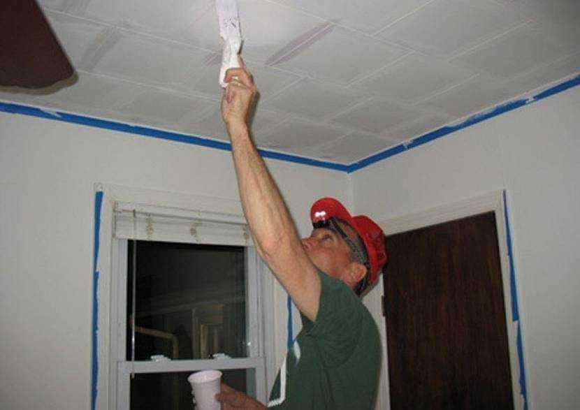 Как правильно покрасить потолок: важные нюансы