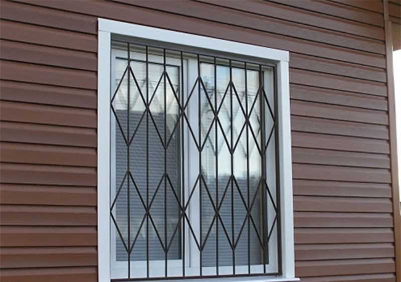 Прозрачные решетки на окна: виды пластиковых конструкций для дома и дачи, преимущества и технические характеристики Расценки на покупку и установку изделий