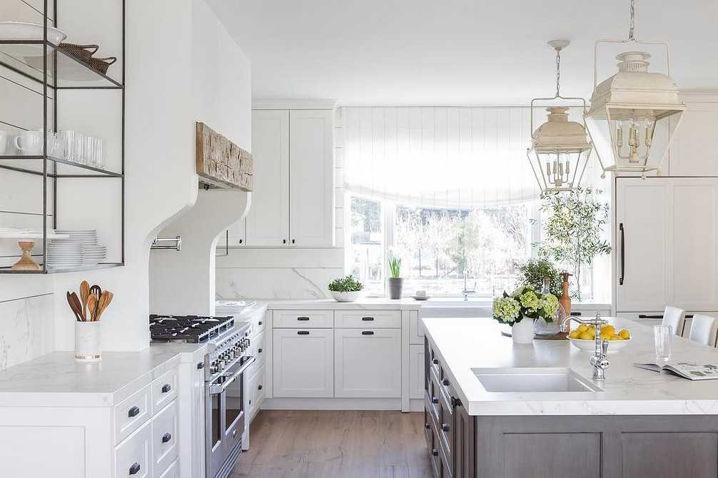 Белая глянцевая кухня: 90+ реальных фото примеров и идей оформления