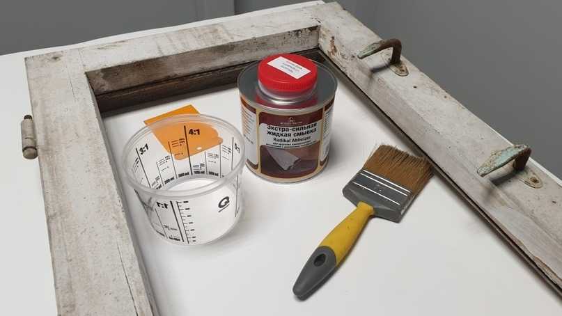 Как снять старую краску с дверей. как снять краску с дверей: советы как очистить дверь от старой краски
