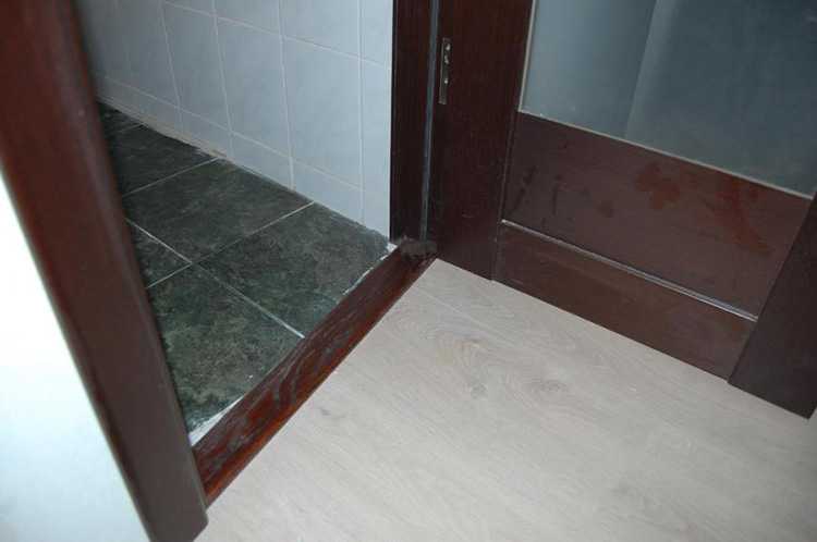 Как установить дверь в ванную – инструкция по установке + видео / vantazer.ru – информационный портал о ремонте, отделке и обустройстве ванных комнат