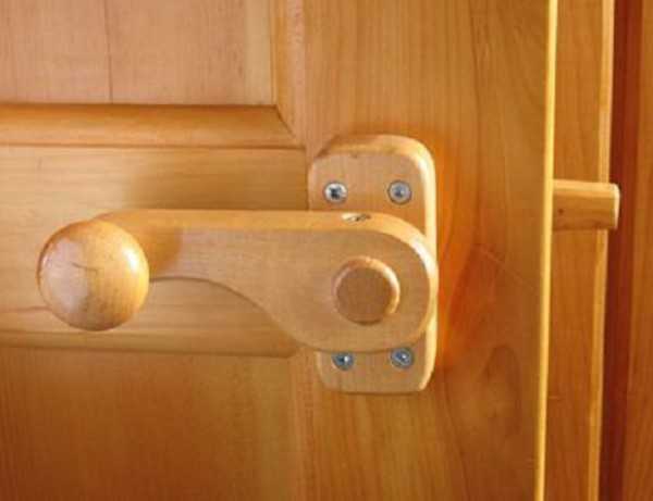 Дверные ручки для деревянных дверей