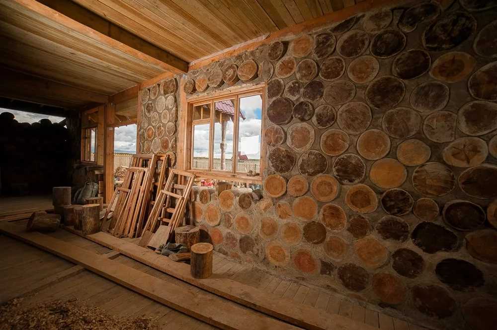 Дом из глины и соломы. экологическая идея строительства