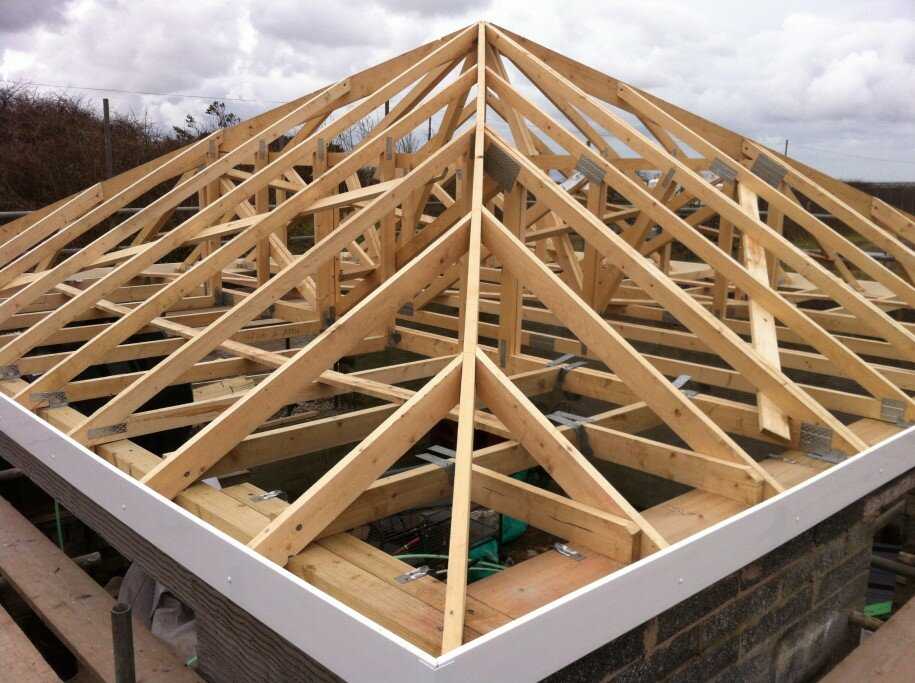 Стропильная система вальмовой крыши: конструкция и монтаж